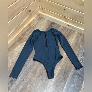 Apollo and Sage 🌙 Bells Long Sleeve One Piece Swimsuit
Navy / M
